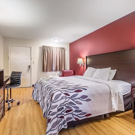 Red Roof Inn Скотсбърг Екстериор снимка