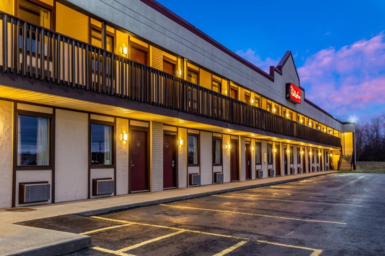 Red Roof Inn Скотсбърг Екстериор снимка