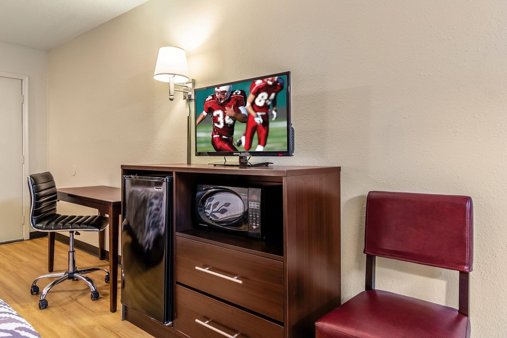 Red Roof Inn Скотсбърг Екстериор снимка